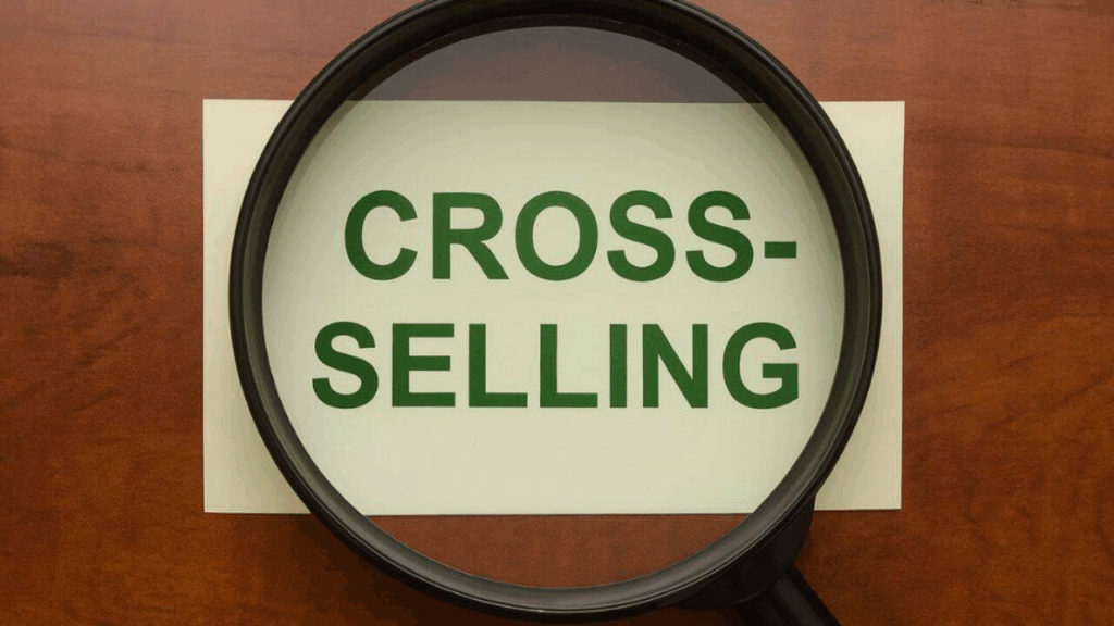 Mapear oportunidades de cross-selling jurídico